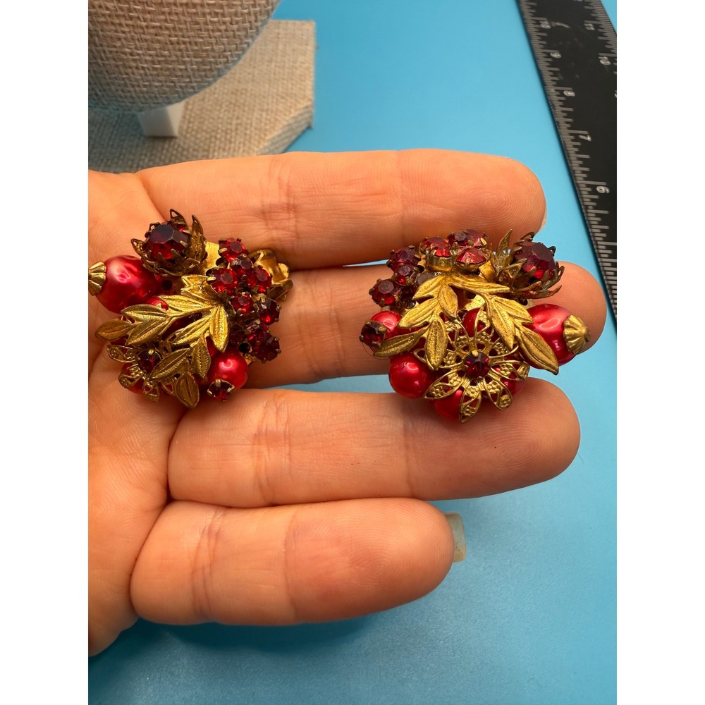 Vintage Gold Tone Red Rhinestone Faux Pearl Cluster Clip On Earrings Botanical